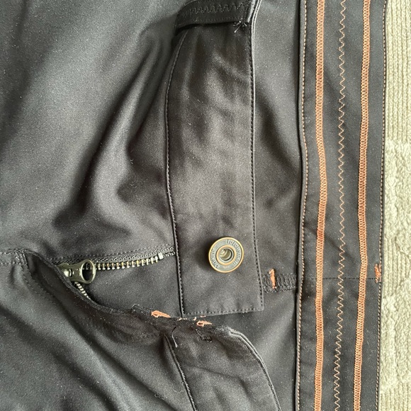 Out and about pants size 8 - Picture 6 of 14